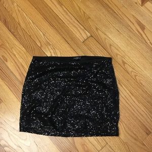 Express sequence skirt